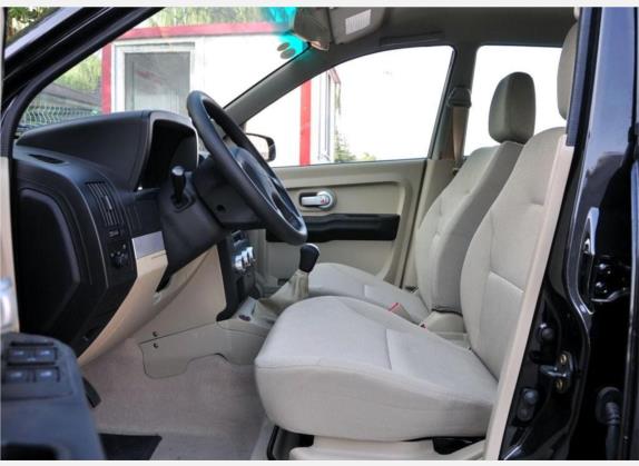 猎豹CS7 2009款 运动版 2.0L 手动舒适 4WD 车厢座椅   前排空间