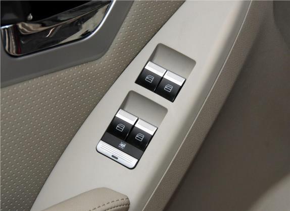 力帆X60 2012款 发现版 1.8L 手动舒适型 车厢座椅   门窗控制