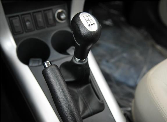 力帆X60 2012款 发现版 1.8L 手动豪华型 中控类   挡把