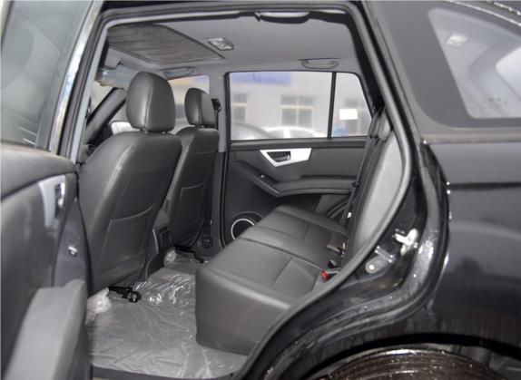 力帆X60 2015款 1.8L 手动豪华型 国V 车厢座椅   后排空间