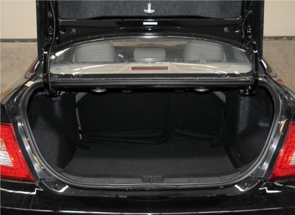 力帆720 2014款 越级版 1.5L 豪华型 车厢座椅   后备厢