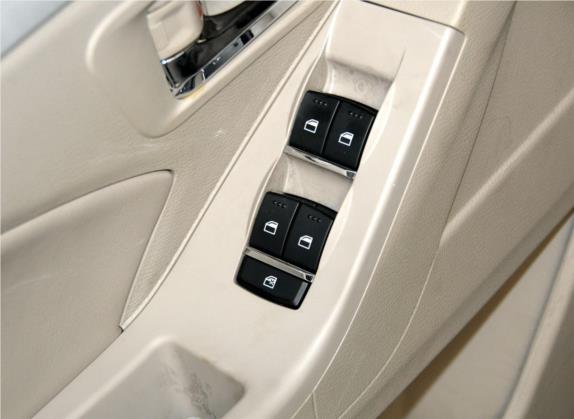 力帆720 2014款 越级版 1.5L 豪华型 车厢座椅   门窗控制