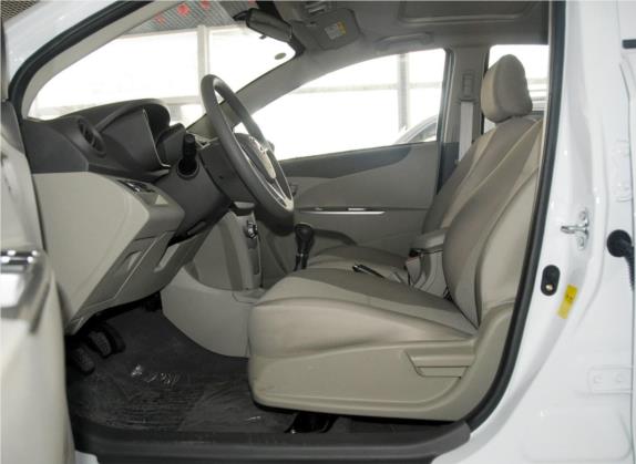 力帆530 2014款 1.3L 手动标准型 车厢座椅   前排空间