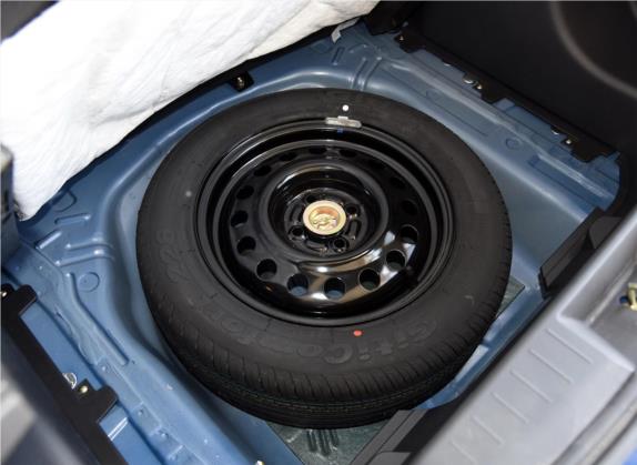 力帆X50 2014款 1.5L 手动精英型 其他细节类   备胎