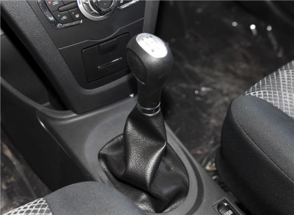 力帆X50 2014款 1.5L 手动精英型 中控类   挡把