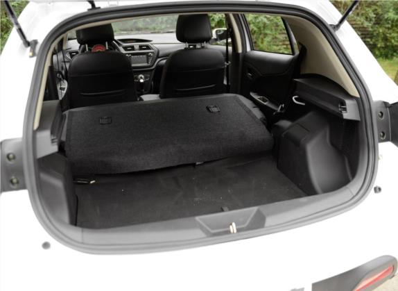 力帆X50 2014款 1.5L 手动豪华型 车厢座椅   后备厢