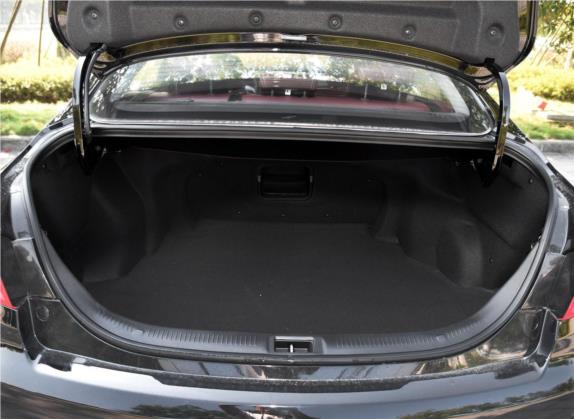 力帆820 2015款 1.8L 手动舒适型 车厢座椅   后备厢