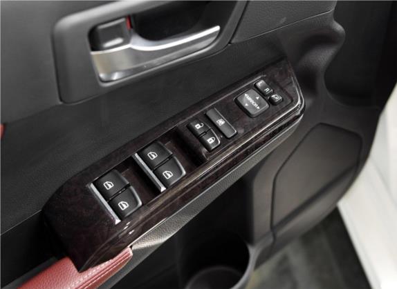 力帆820 2015款 2.4L 自动豪华型 车厢座椅   门窗控制