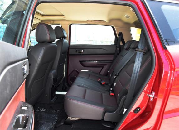 迈威 2016款 1.5L 手动精英型 车厢座椅   后排空间