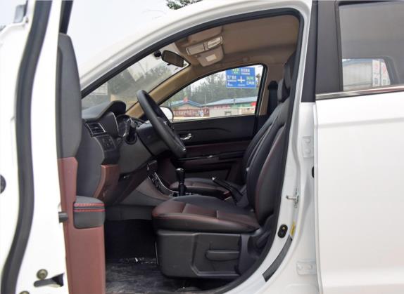 迈威 2016款 1.5L 手动舒适型 车厢座椅   前排空间