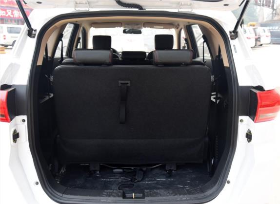 迈威 2016款 1.5L 手动舒适型 车厢座椅   后备厢