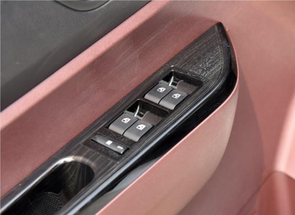迈威 2016款 1.5L 手动舒适型 车厢座椅   门窗控制