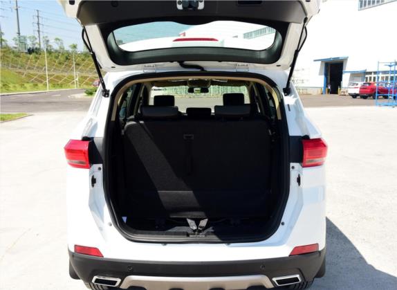 迈威 2016款 1.5L 自动智享型 车厢座椅   后备厢
