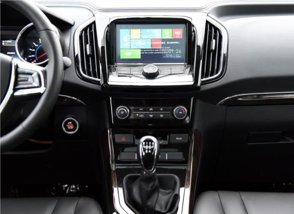轩朗 2017款 1.8L 手动舒适型 中控类   中控台