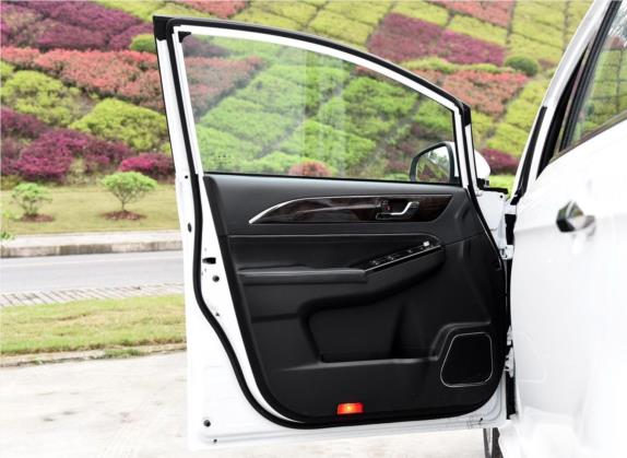 轩朗 2017款 1.8L 手动舒适型 车厢座椅   前门板