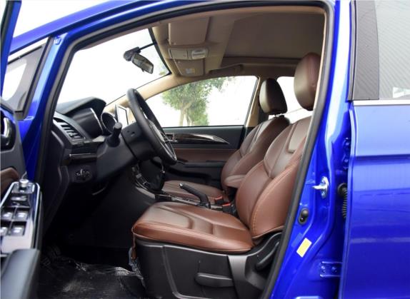 轩朗 2017款 2.0L 手动舒适型 车厢座椅   前排空间