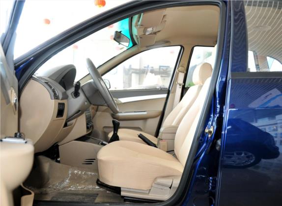 力帆520 2011款 520i 1.3L 舒适型 车厢座椅   前排空间
