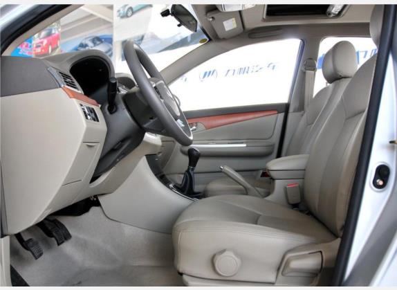 力帆620 2009款 1.6L 手动精钻版 车厢座椅   前排空间
