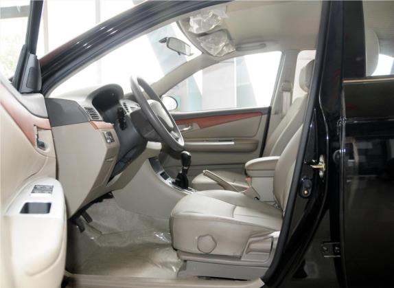 力帆620 2012款 1.5L 手动舒适B型 车厢座椅   前排空间