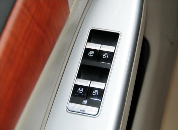 力帆620 2012款 1.5L 手动舒适B型 车厢座椅   门窗控制