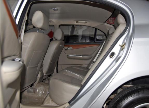 力帆620 2012款 1.5L 手动舒适B型CNG 车厢座椅   后排空间