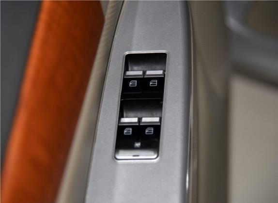 力帆620 2012款 1.5L 手动舒适B型CNG 车厢座椅   门窗控制