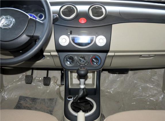 力帆320 2012款 冠军版 1.3L 手动酷行型 中控类   中控台