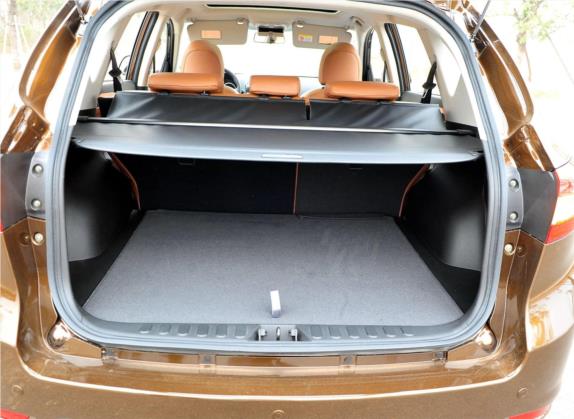 陆风X5 2013款 2.0T 手动创领版 车厢座椅   后备厢