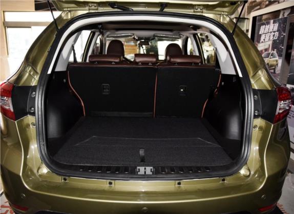 陆风X5 2016款 Plus 1.5T 手动创领版 车厢座椅   后备厢
