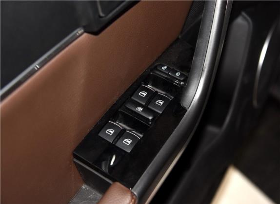 陆风X5 2016款 Plus 1.5T 手动创领版 车厢座椅   门窗控制
