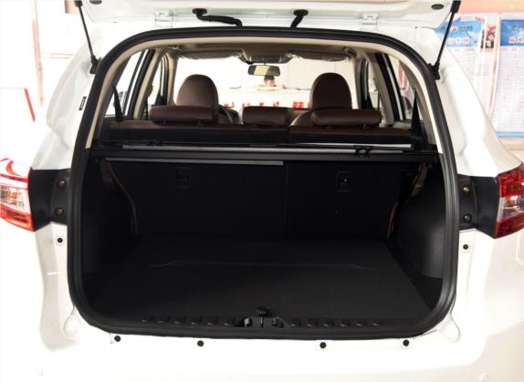 陆风X5 2016款 Plus 2.0T 手动创领版 车厢座椅   后备厢