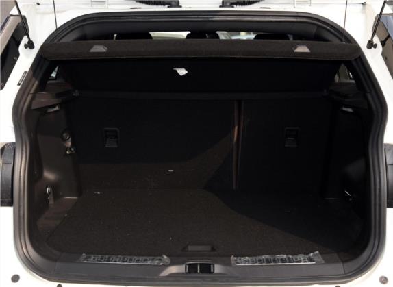 陆风X7 2015款 2.0T 全景尊贵版 车厢座椅   后备厢