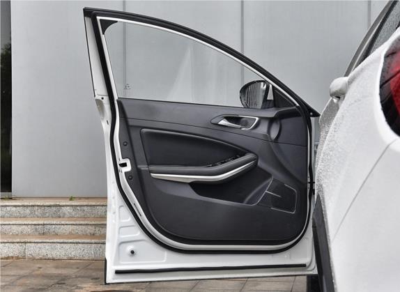 陆风逍遥 2018款 1.5GTDI CVT全景铂金版 车厢座椅   前门板