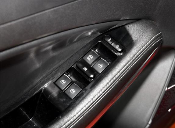 陆风逍遥 2018款 改款 1.5GTDI CVT全景铂金版 车厢座椅   门窗控制