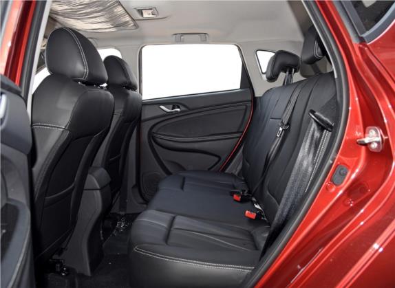 陆风X2 2017款 1.6L 手动铂锐版 车厢座椅   后排空间