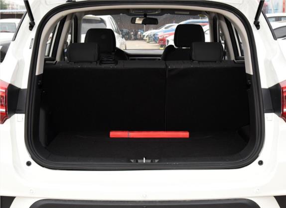 陆风X2 2017款 1.6L 手动劲锐版 车厢座椅   后备厢