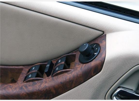 风尚 2006款 精致版 2.0L 手动5座 车厢座椅   门窗控制