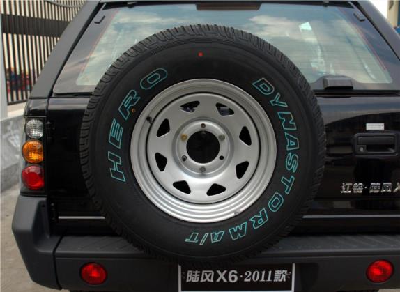 陆风X6 2011款 2.8T 两驱超值柴油版 其他细节类   备胎