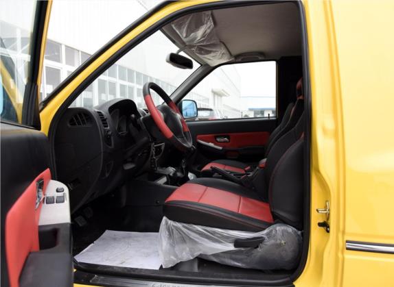 陆风X9 2013款 2.0T 四驱柴油版 车厢座椅   前排空间