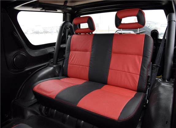 陆风X9 2013款 2.0T 四驱柴油版 车厢座椅   后排空间