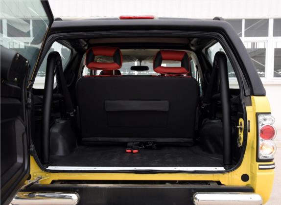 陆风X9 2013款 2.0T 四驱柴油版 车厢座椅   后备厢