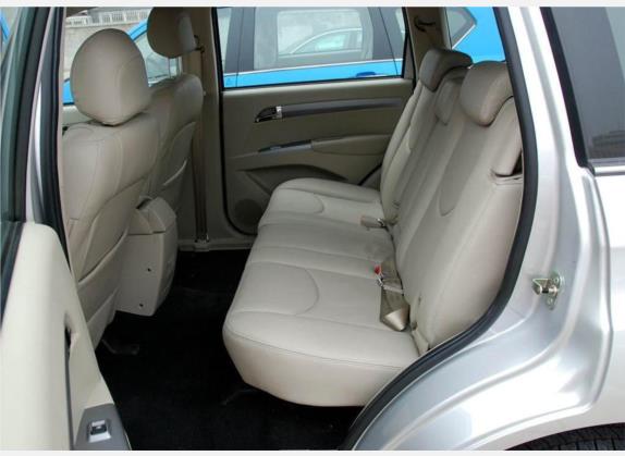 陆风X8 2009款 2.5T 柴油4X4超豪华型 车厢座椅   后排空间