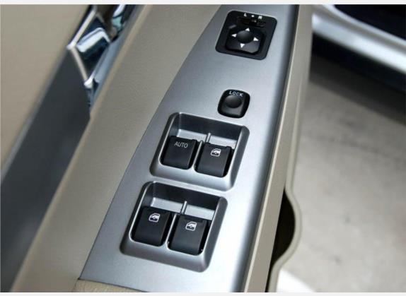 陆风X8 2009款 2.5T 柴油4X4超豪华型 车厢座椅   门窗控制