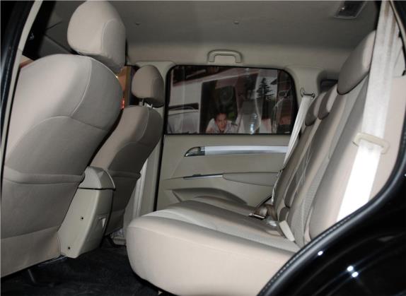 陆风X8 2011款 2.4L 汽油4X4豪华型 车厢座椅   后排空间