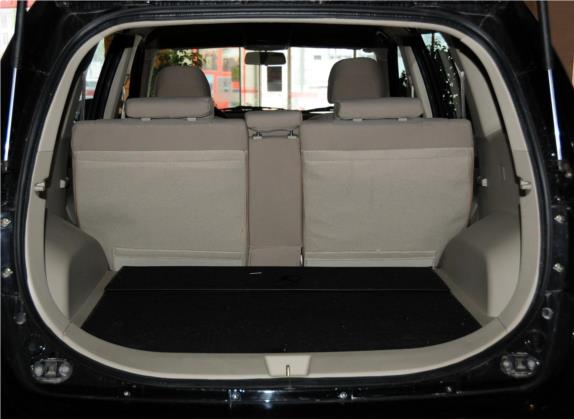 陆风X8 2011款 2.4L 汽油4X4豪华型 车厢座椅   后备厢