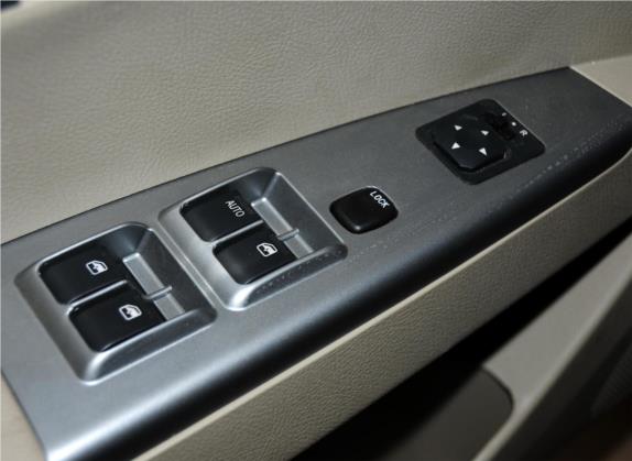 陆风X8 2011款 2.4L 汽油4X4豪华型 车厢座椅   门窗控制