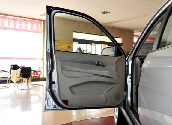 陆风X8 2011款 2.4L 汽油4X4超豪华型 车厢座椅   前门板