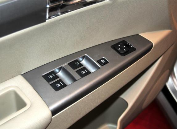陆风X8 2011款 2.4L 汽油4X4超豪华型 车厢座椅   门窗控制