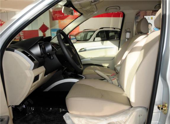 陆风X8 2012款 探索版 2.0L 都市先锋版 车厢座椅   前排空间