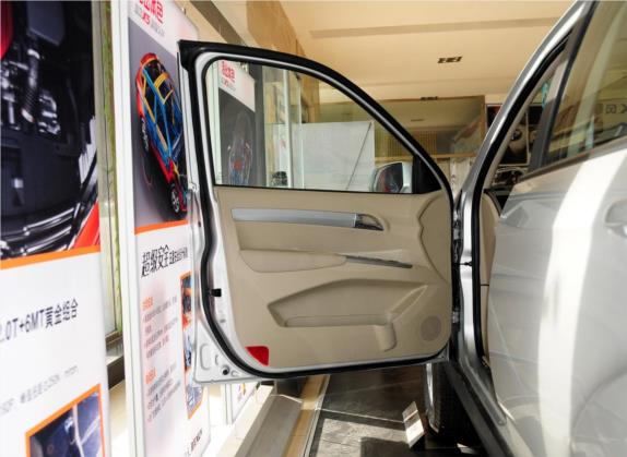 陆风X8 2012款 探索版 2.0L 都市先锋版 车厢座椅   前门板